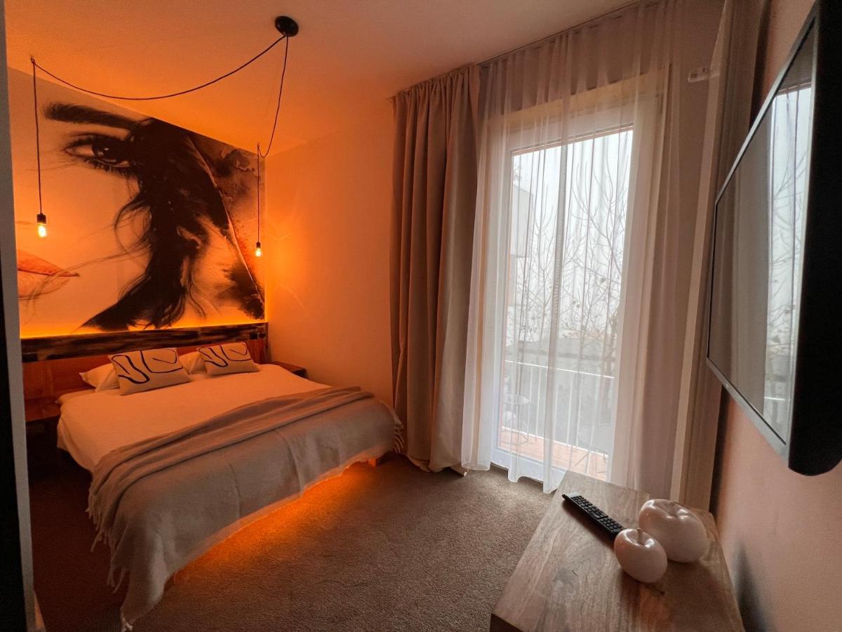 Shard Boutique Hotel-Adult Only Brașov Exterior foto