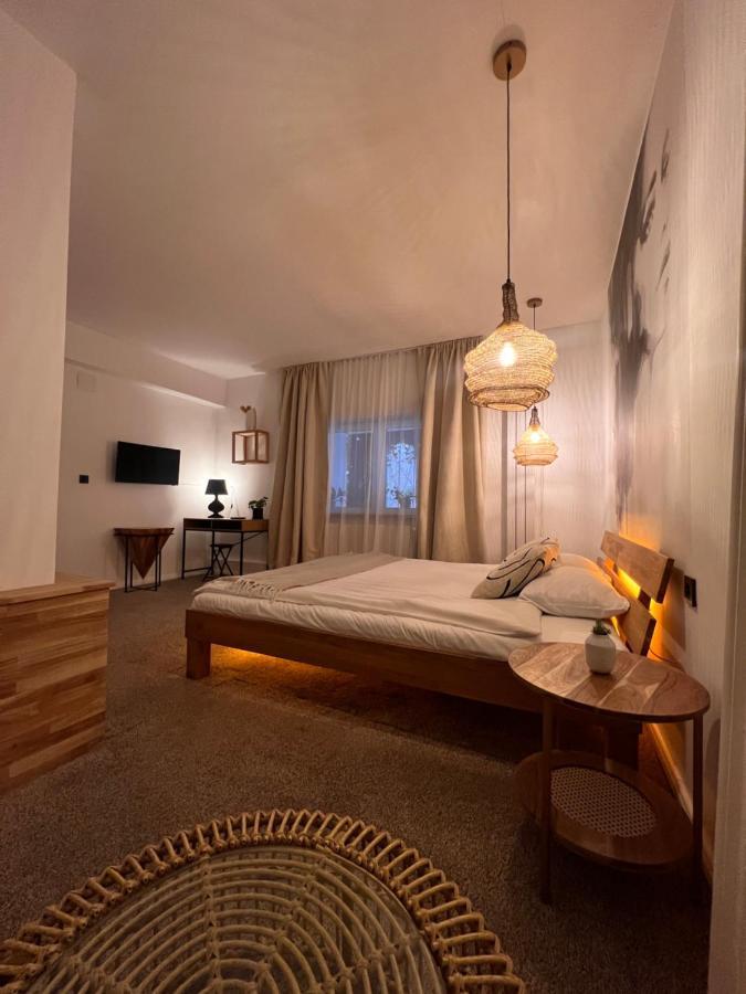Shard Boutique Hotel-Adult Only Brașov Exterior foto